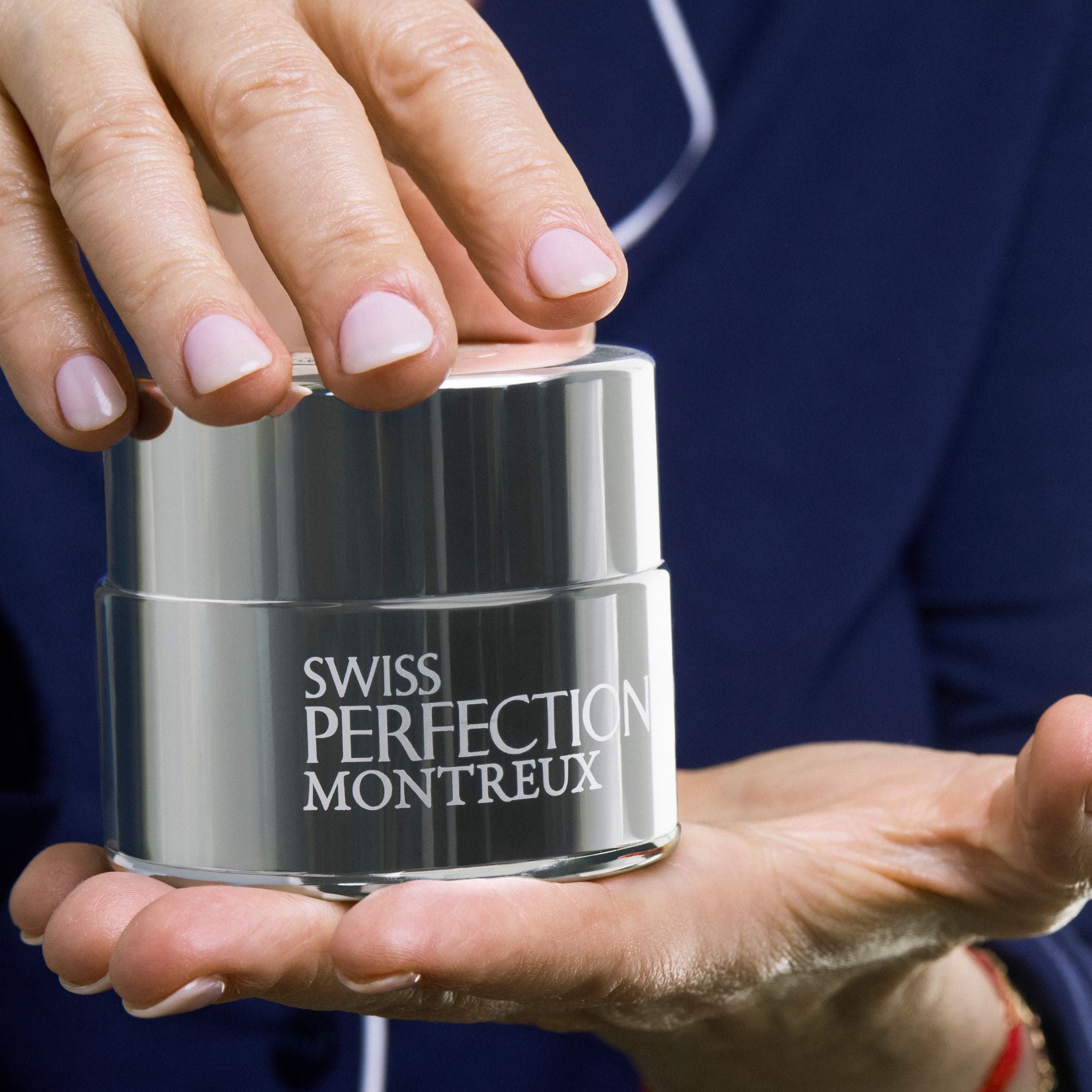 Joanna Czech's Essentials | SWISS PERFECTION